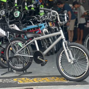 BICICLETA MONTADINHA ARO 20 PRATA